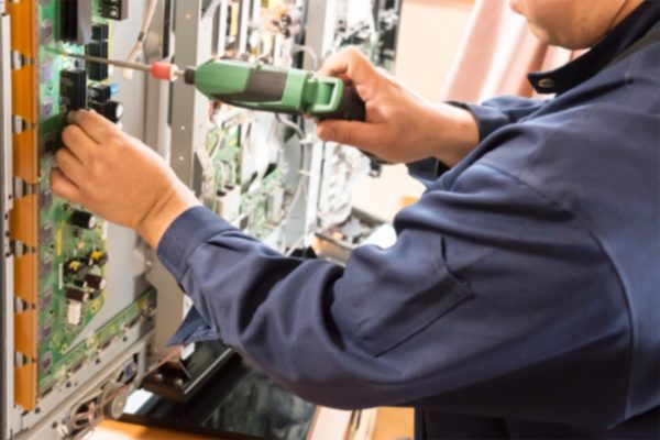 画像：家電修理